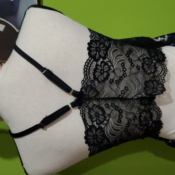 Dress - Picture 5 of 9